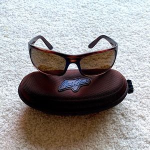 Maui Jim, PEAHI
Polarized Wrap Sunglasses